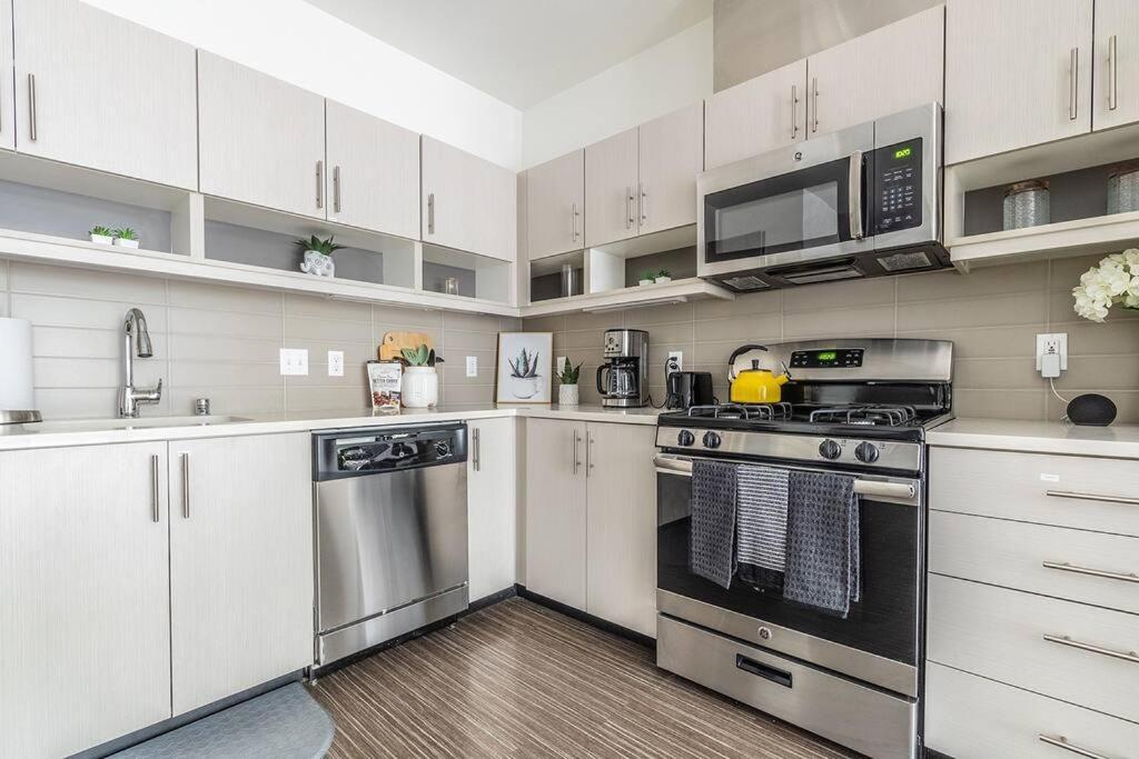One Bedroom Luxury Apartment Σιάτλ Εξωτερικό φωτογραφία