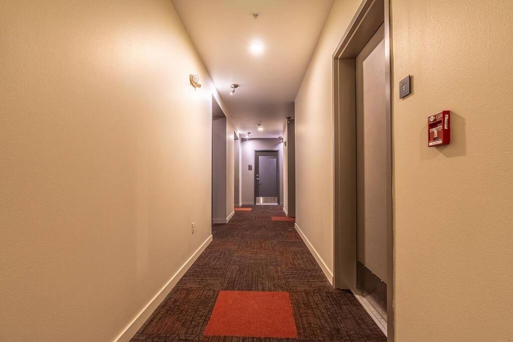 One Bedroom Luxury Apartment Σιάτλ Εξωτερικό φωτογραφία