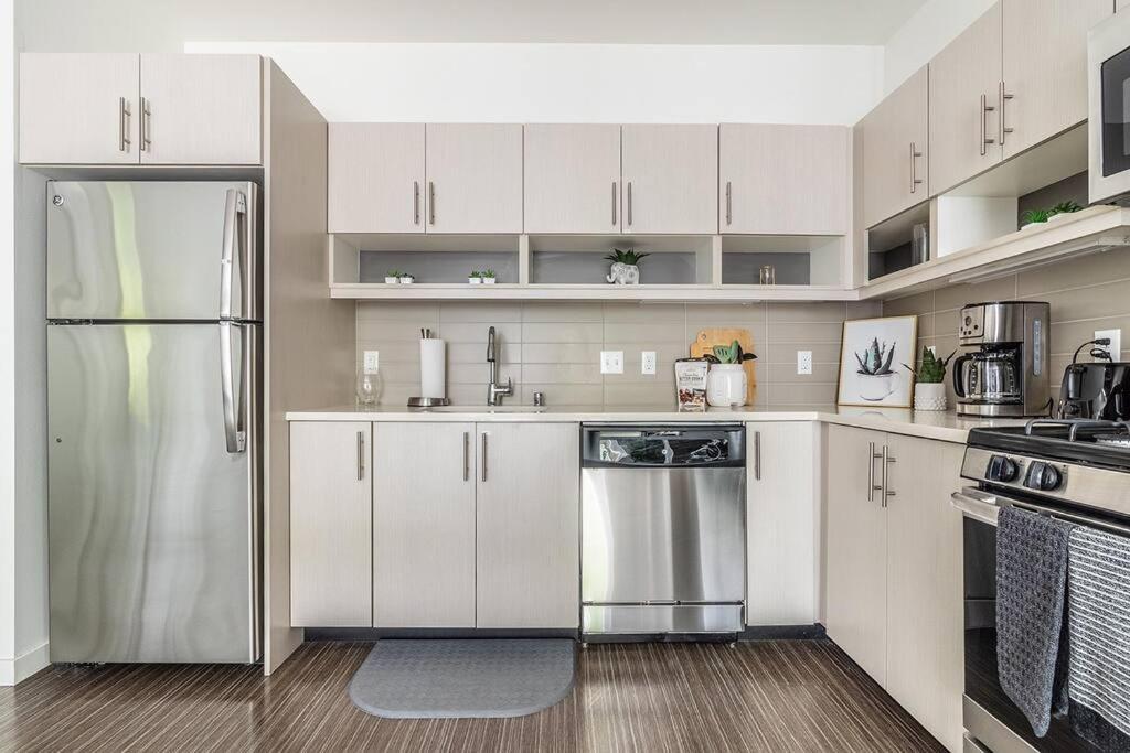 One Bedroom Luxury Apartment Σιάτλ Εξωτερικό φωτογραφία