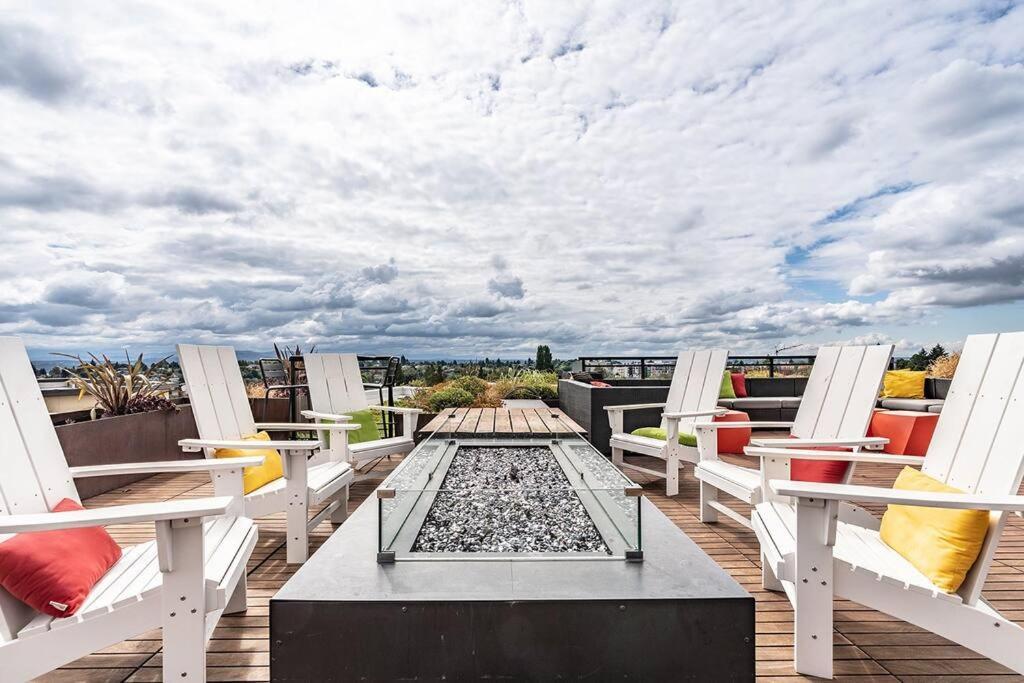 One Bedroom Luxury Apartment Σιάτλ Εξωτερικό φωτογραφία