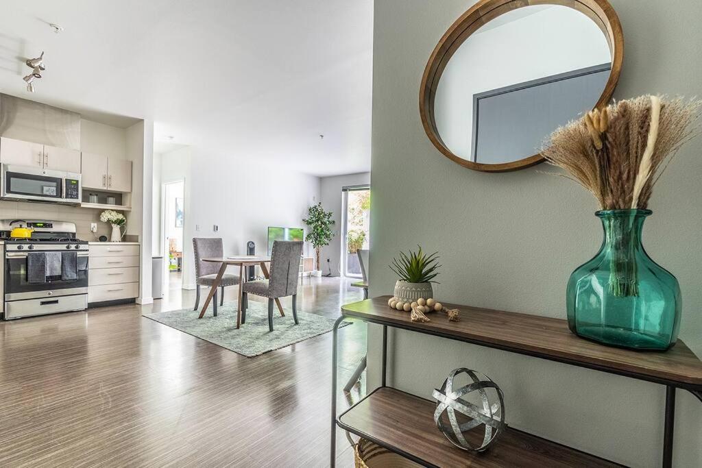 One Bedroom Luxury Apartment Σιάτλ Εξωτερικό φωτογραφία